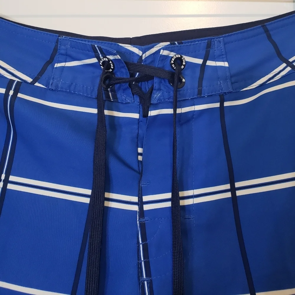 The North Face Blue White Black Plaid Boardshorts Size 36